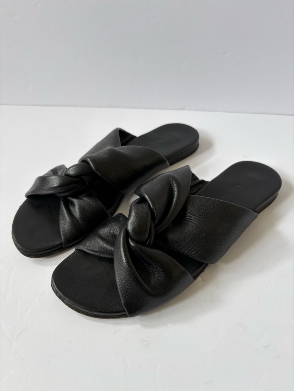 M.Gemi Natalia Puffed Leather Criss Cross Black Sandals Resort Cruise Coastal 38